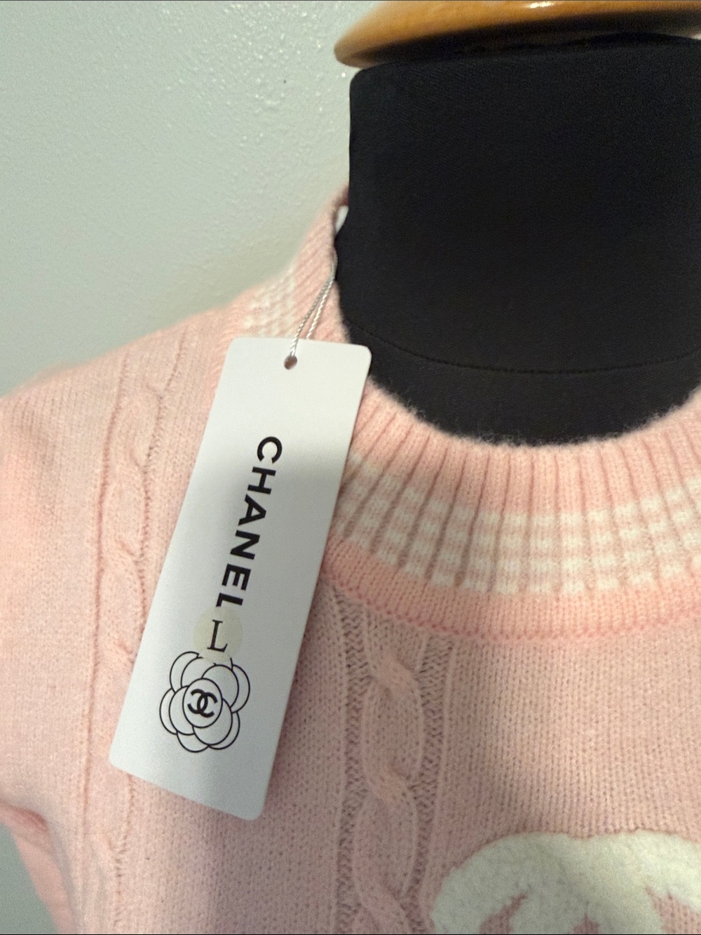 CHANEL Pink Cable Knit Crewneck Sweater with White CC Logo - Picture 2 of 5
